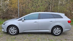 Bild des Angebotes Toyota Avensis Avensis Combi 2.0 D-4D Life