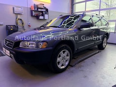 Volvo XC70 D5 AWD Kinetic LL S-Heft/ZR 22/Tempo/Multi