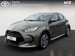 Bild des Angebotes Toyota Yaris 1.5 VVT-iE Aut Team Deutschland KAMERA