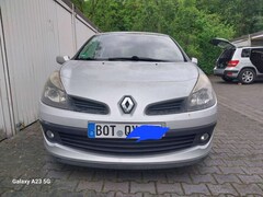 Bild des Angebotes Renault Clio Clio 3-Türer 1.6 16V Privilege