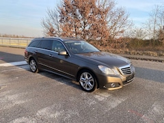 Bild des Angebotes Mercedes-Benz E 350 T 4Matic 7G-TRONIC Avantgarde