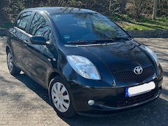 Bild des Angebotes Toyota Yaris Yaris Diesel  5-Türer 1.4 D-4D Sol