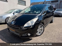 Bild des Angebotes Peugeot 5008 PLATINUM-7 SITZER-NAVI-AUTOM-LEDER-PANO-DVD