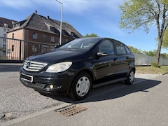 Bild des Angebotes Mercedes-Benz B 150 B AUTOMATIK KLIMA TEILLEDER TÜV NEU