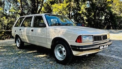 Bild des Angebotes Peugeot 305 Break GL