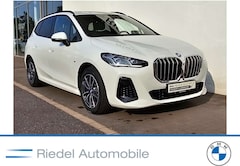 Bild des Angebotes BMW 214 230e Active Tourer M Sportpaket*AHK*Head-Up*Pano