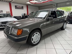 Mercedes-Benz E 220 SCHIEBEDACH 2-HAND