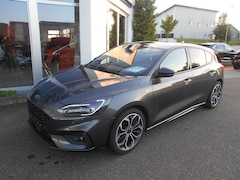Bild des Angebotes Ford Focus ST-Line m. Leder-Stoff-Polsterung, Dachspoiler uvm
