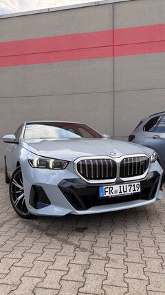 Bild des Angebotes BMW i5 eDrive40