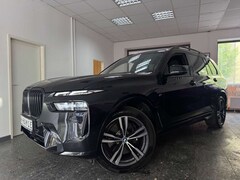 Bild des Angebotes BMW X7 40d xDRIVE M-SPORT SKYLOUNGE LIFT HUD 7-SITZE