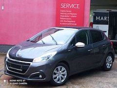 Peugeot 208 Style PT82 *Panoramadach*AHK*Sitzheizung*
