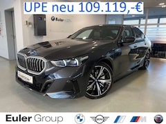 Bild des Angebotes BMW 550 e xDrive M Sport 20'' IconGl Pano B&W KomfSi belüf