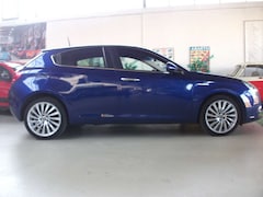 Bild des Angebotes Alfa Romeo Giulietta Giulietta Diesel 1.6 JTDm 16V TCT Sport