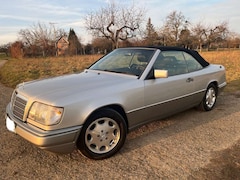 Bild des Angebotes Mercedes-Benz 320 W124 Cabrio
