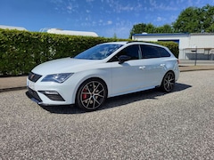 Bild des Angebotes SEAT Leon Leon Kombi 2.0TSI 300PS,4DRIVE,CARBON EDITION R,wenig KM,BREMBO
