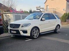 Bild des Angebotes Mercedes-Benz ML 63 AMG ML 63 AMG 4Matic AMG SPEEDSHIFT 7G-TRONIC