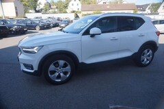 Bild des Angebotes Volvo XC40 Moment*AUT*AHK*NAV*SHZ*ACC*LEDER*LED*KAMERA