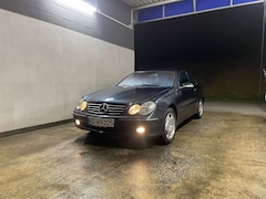 Bild des Angebotes Mercedes-Benz CLK 200 Coupe Kompressor Avantgarde