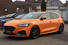 Bild des Angebotes Ford Focus 2,3 ST 1.HAND+SONDERLACK+RECARO+B&O+KAMERA