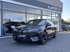 Bild des Angebotes BMW iX xDrive50 Sportpak.AHK°22-LASER°PANO°Sitzbelü