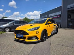 Ford Focus Lim. ST *RECARO*BI-XENON*KAM*TEMP*TWA*WP*