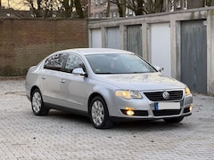 Bild des Angebotes VW Passat 1.6 FSI Automatik Highline