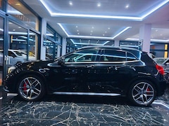 Bild des Angebotes Mercedes-Benz GLA 45 AMG 4Matic PANO RFK VOLL