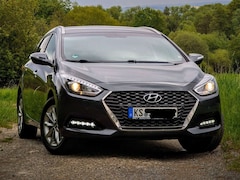 Bild des Angebotes Hyundai i40 Kombi blue 1.6 CRDi Space, 2 J.Garantie, Navi, SHG