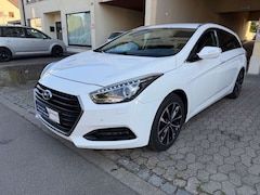Hyundai i40 cw Family + *Autom.*Navi*Kamera*