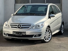 Bild des Angebotes Mercedes-Benz B 200 Autom.*XENON*NAVI*ALU*SHZ*PANO*AHK*TÜV NEU