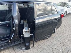 Bild des Angebotes Toyota Avensis Kombi Edition = Rollstuhllift Ladeboy S2