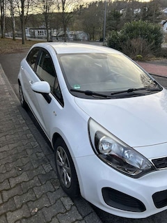 Bild des Angebotes Kia Rio 1.4 CRDI Fifa World Cup Edition