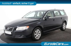 Bild des Angebotes Volvo V70 D3 Summum *Leder*Navi*AHK*