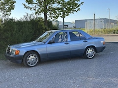 Bild des Angebotes Mercedes-Benz 190 W201 1.8 190E | Perlblau Metallic | TÜV NEU