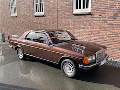 Bild des Angebotes Mercedes-Benz CE 230 W123 *** fast unberührter Originalzustand