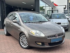 Bild des Angebotes Fiat Bravo 1.4 16V Dynamic*2.HAND*KLIMA*TÜV NEU*