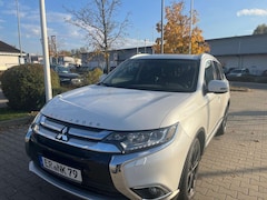 Bild des Angebotes Mitsubishi Outlander 2.2 DI-D 4WD Aut. Top