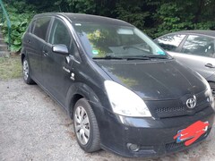 Bild des Angebotes Toyota Corolla Verso 2.2 D-CAT 7 person