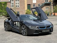 Bild des Angebotes BMW i8 Coupe Pure Impulse *HEAD-UP*20 W-SPEICHEN*KAMERA*