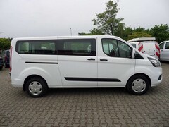Bild des Angebotes Ford Tourneo Custom 340 L2H1+9-Sitzer+Klima+Navigation+Tempomat+Sitzheizung+PDC-Sensoren+1. Hand+Apple Carplay+Android Auto+Service-NEU