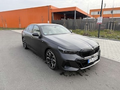 Bild des Angebotes BMW 550 e xDrive M SportPro Individual Alcantara 102k