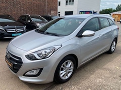 Bild des Angebotes Hyundai i30 cw 1. Hand+Navi+Kamera+PDC+Serviceheft