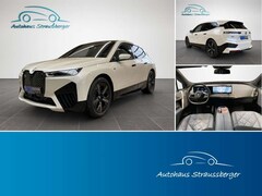 Bild des Angebotes BMW iX M60 AHK ACC PANO 360° HUD  B&W SHZvr&hi LASER