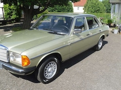 Bild des Angebotes Mercedes-Benz 230 Baureihe 123 E