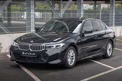 Bild des Angebotes BMW 320 i Lim.*M Sport*KAM*HUD*eSitze*eDach*AHK!