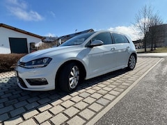 Bild des Angebotes VW Golf R Highline - Sportpaket / 1,4 TSI, Pano 👍