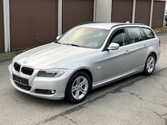 Bild des Angebotes BMW 320 320d E91 FACELIFT COMFORT PAKET NAVI PDC SITZH