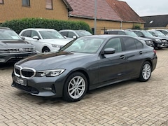 Bild des Angebotes BMW 318 lückenlos Scheckheft+TUV 06/2028+1 Vorbesitz
