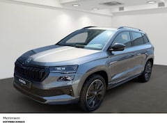 Bild des Angebotes Skoda Karoq Sportline 1.5 TSI DSG SHZ ACC NAV DCC AHK MATRIX