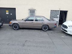 Bild des Angebotes Mercedes-Benz 230 E